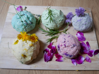 Homemade natural playdough © Gemma Paul