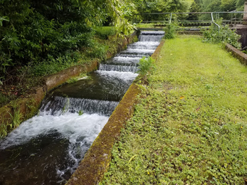 Stepped weir on the Bournet Rivulet at Hurstbourne Priors © Wessex Rivers Trust