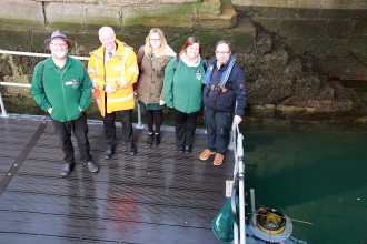 Tim Ferrero, Nick Loader, Kay Bryant, Michelle Duma, Scott Farquharson with Seabin at Ocean Village Marina © DP World