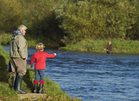 Fly fishing © Rob Jordan/2020VISION